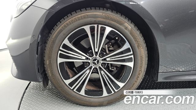 Mercedes-Benz E-Class 2025 — photo 5
