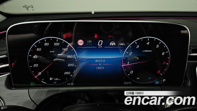 Mercedes-Benz E-Class 2025 — photo 11