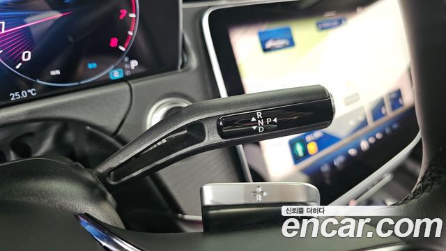 Mercedes-Benz E-Class 2025 — photo 12