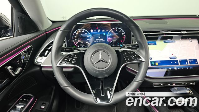 Mercedes-Benz E-Class 2025 — photo 19