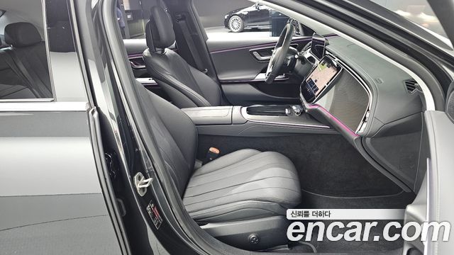 Mercedes-Benz E-Class 2025 — photo 16