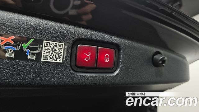 Mercedes-Benz E-Class 2025 — photo 33