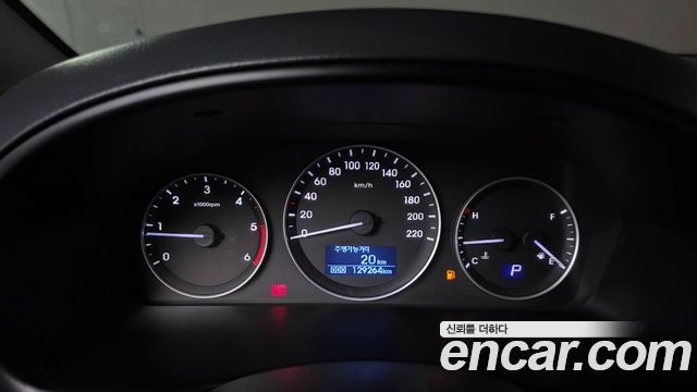 Hyundai Starex 2017 — photo 8