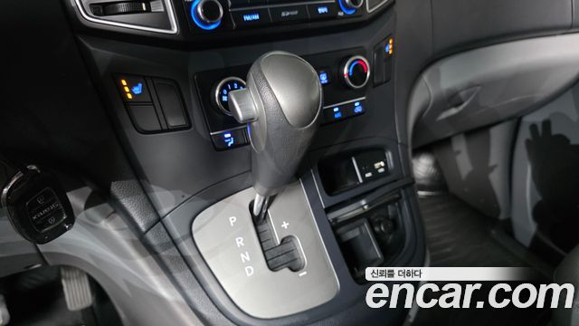 Hyundai Starex 2017 — photo 9