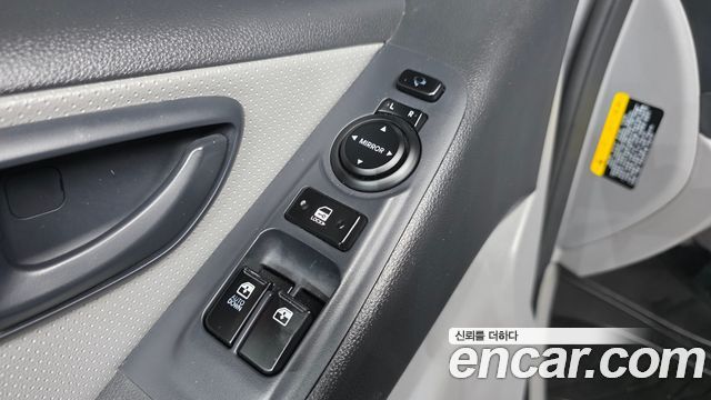 Hyundai Starex 2017 — photo 12