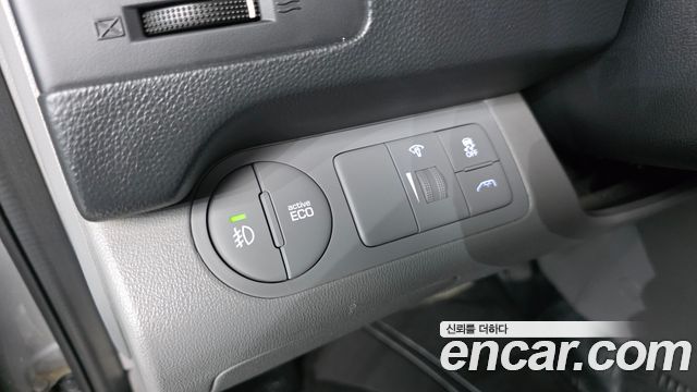 Hyundai Starex 2017 — photo 13