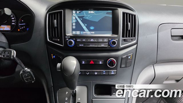 Hyundai Starex 2017 — photo 15