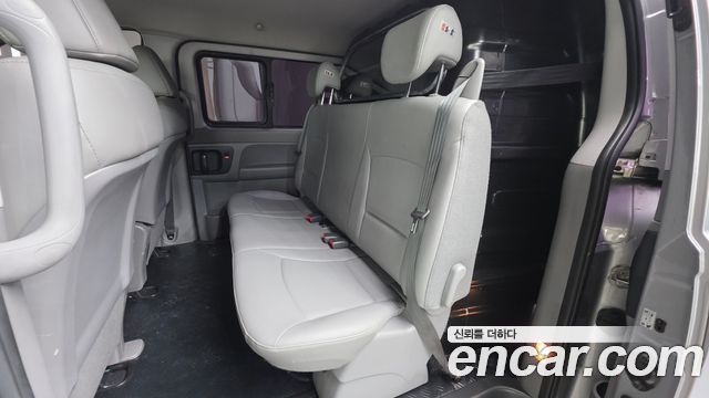 Hyundai Starex 2017 — photo 17