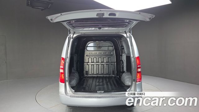 Hyundai Starex 2017 — photo 20