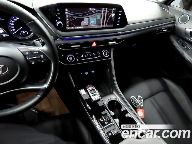 Hyundai Sonata 2022 — photo 13