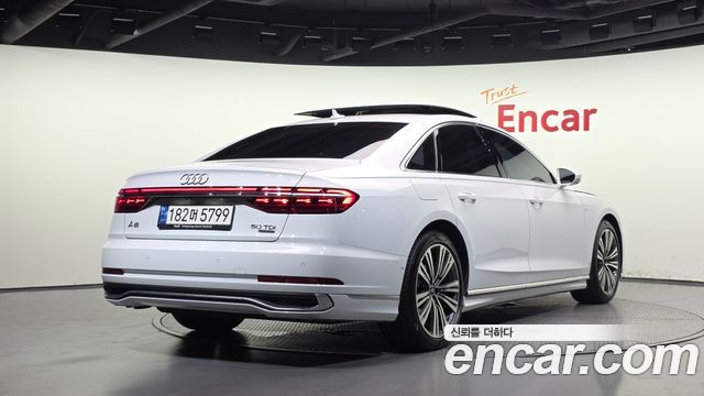 Audi A8 2023 — photo 2