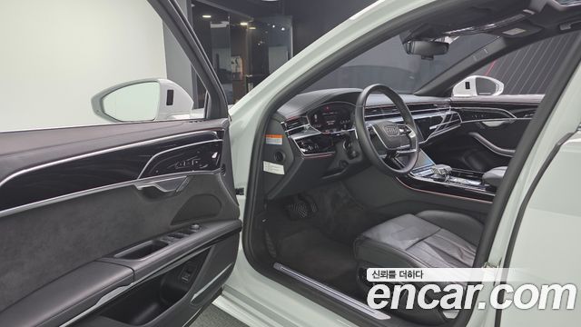 Audi A8 2023 — photo 10