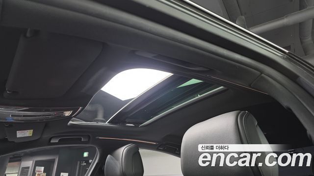 Audi A8 2023 — photo 16