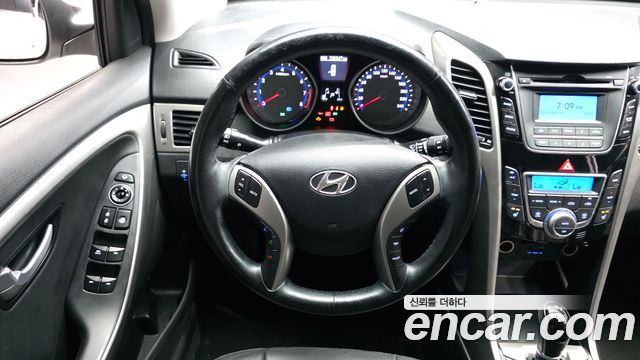 Hyundai i30 2015 — photo 13