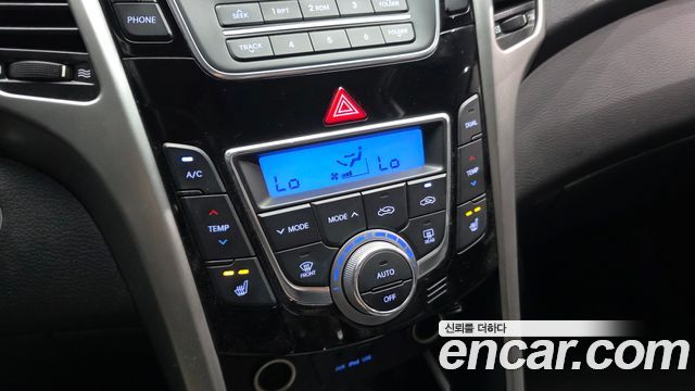 Hyundai i30 2015 — photo 15