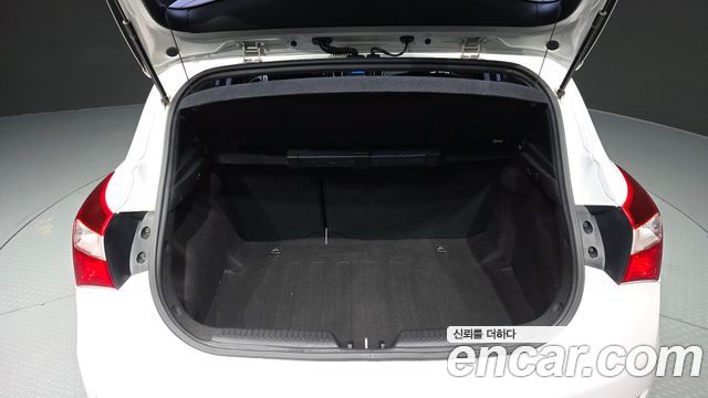 Hyundai i30 2015 — photo 20
