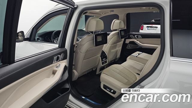 BMW X7 2021 — photo 18