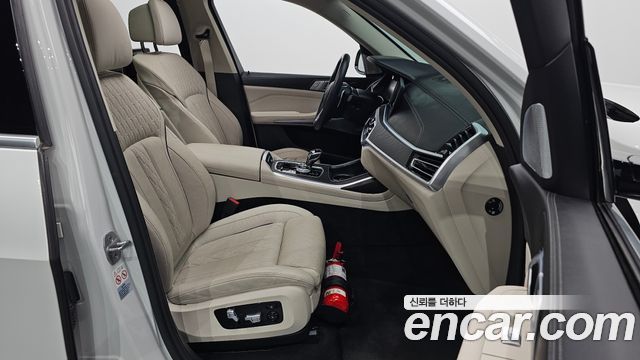 BMW X7 2021 — photo 16