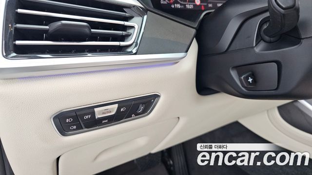 BMW X7 2021 — photo 28