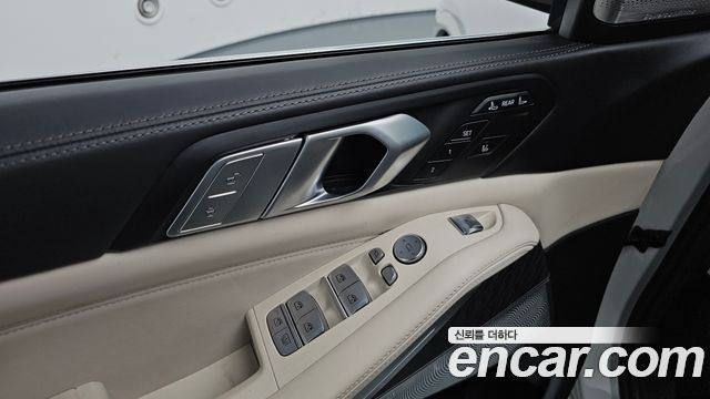 BMW X7 2021 — photo 30