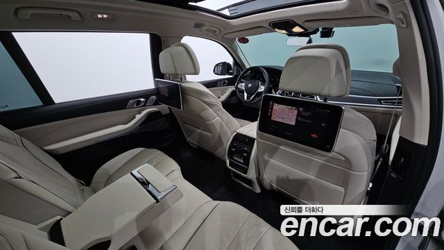 BMW X7 2021 — photo 35