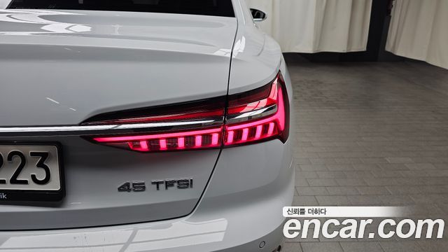 Audi A6 2021 — photo 9