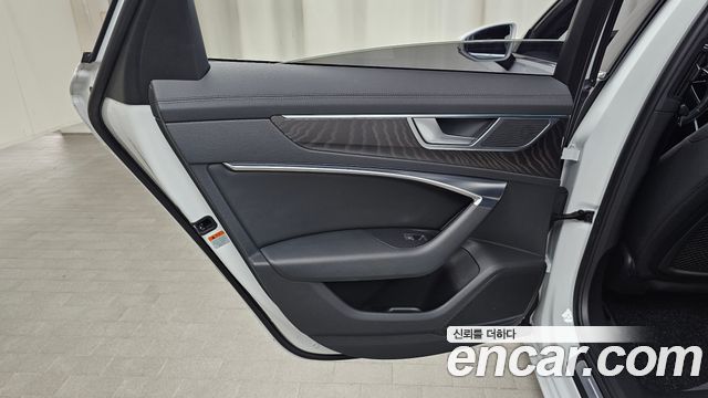 Audi A6 2021 — photo 15