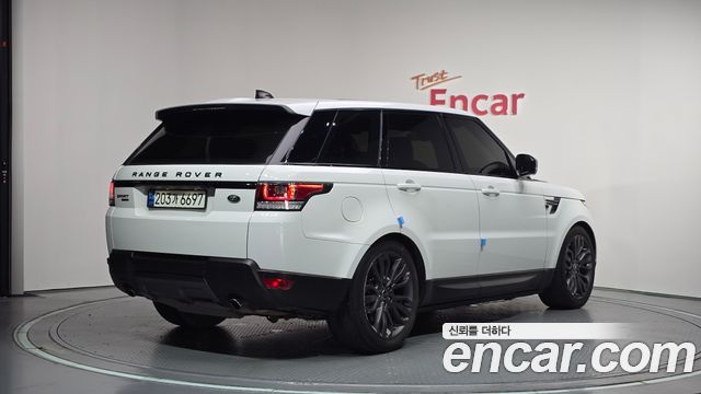 Land Rover Range Rover Sport 2017 — photo 2