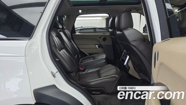 Land Rover Range Rover Sport 2017 — photo 12