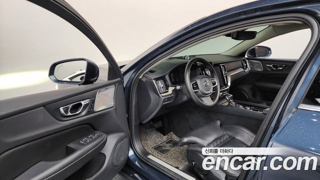 Volvo S60 2020 — photo 10
