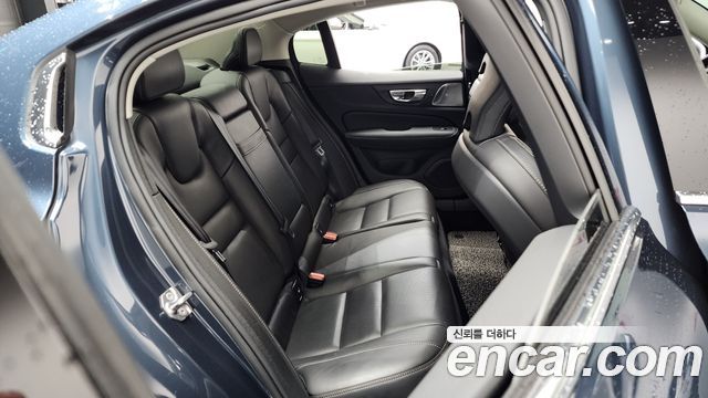 Volvo S60 2020 — photo 12