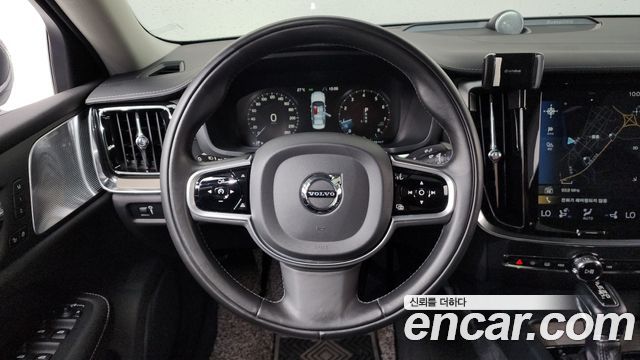 Volvo S60 2020 — photo 13