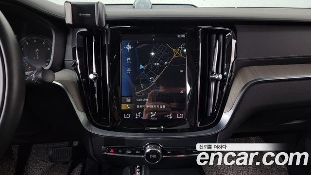 Volvo S60 2020 — photo 14