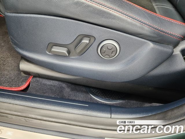 Genesis GV70 2021 — photo 18