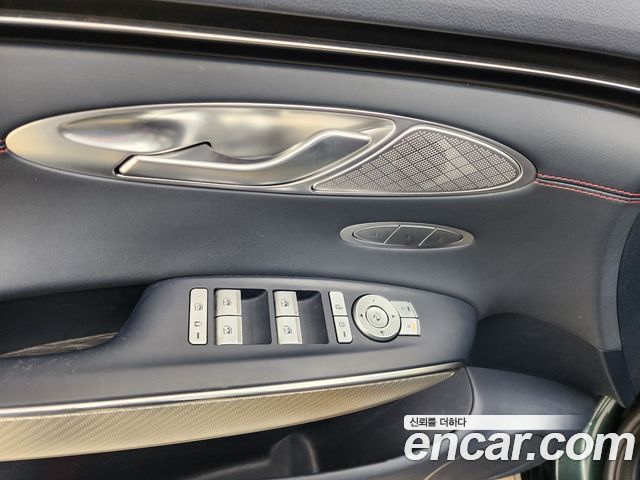 Genesis GV70 2021 — photo 19