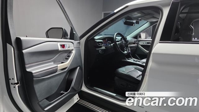 Ford Explorer 2021 — photo 13