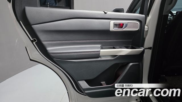 Ford Explorer 2021 — photo 15