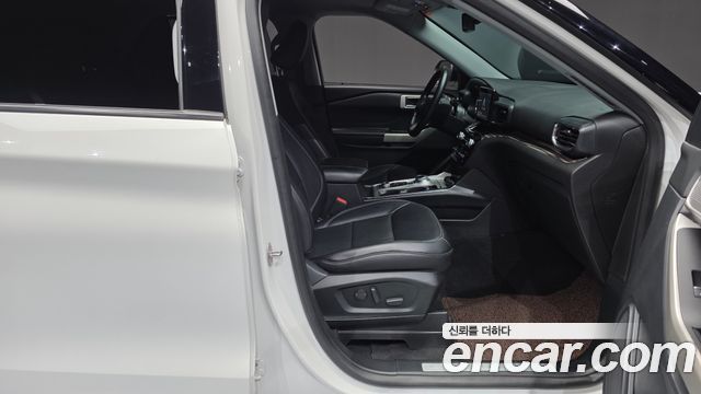 Ford Explorer 2021 — photo 16