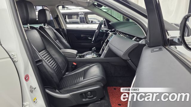 Land Rover Discovery Sport 2020 — photo 17