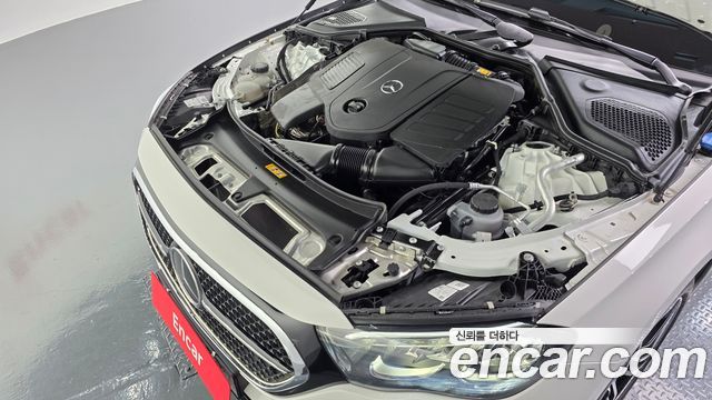 Mercedes-Benz E-Class 2026 — photo 6