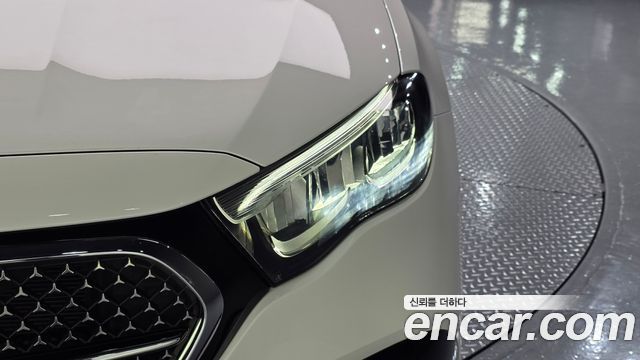 Mercedes-Benz E-Class 2026 — photo 8