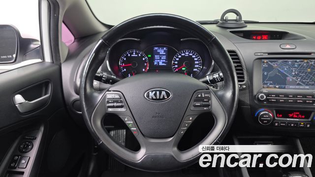 Kia K3 2014 — photo 15