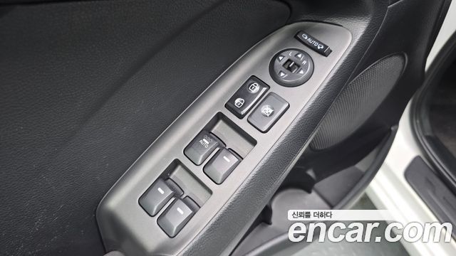 Kia K3 2014 — photo 20