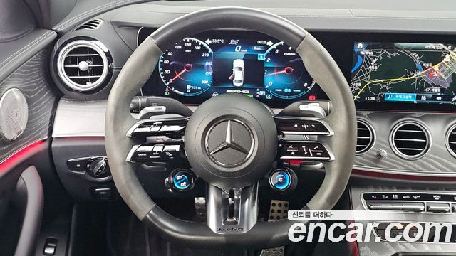 Mercedes-Benz E-Class 2023 — photo 17