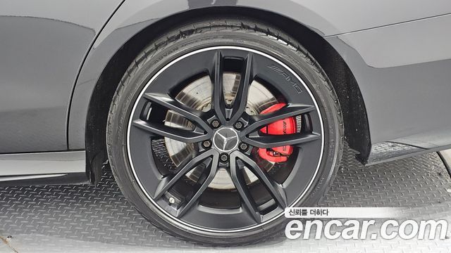 Mercedes-Benz E-Class 2023 — photo 7