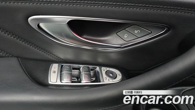 Mercedes-Benz E-Class 2023 — photo 31