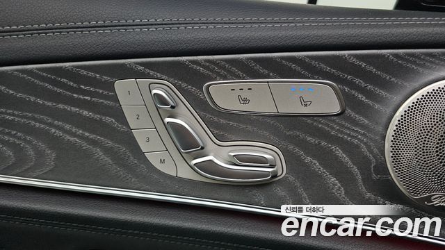 Mercedes-Benz E-Class 2023 — photo 32