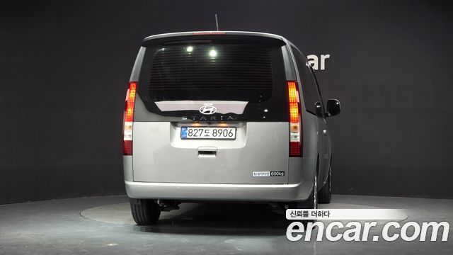 Hyundai Staria 2025 — photo 4