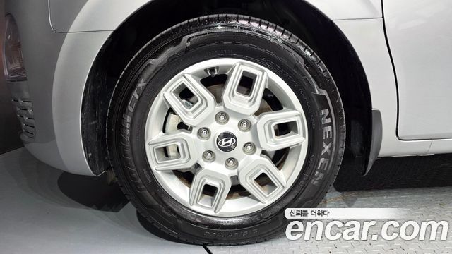 Hyundai Staria 2025 — photo 5
