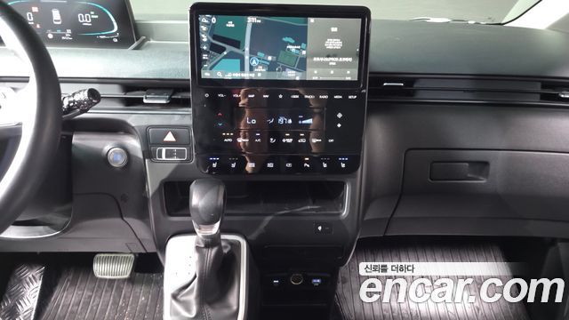 Hyundai Staria 2025 — photo 19